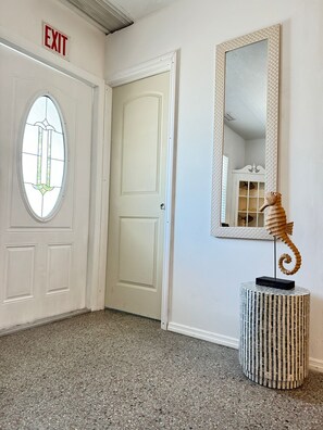 Living area - La Mare (Fort Lauderdale)
