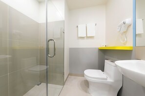 Bathroom - Hop Inn Hotel Iloilo (Iloilo)