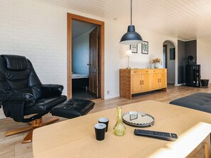 House | Interior - 4 Person Holiday Home in Ostervra (Østervrå)