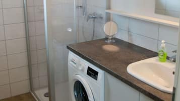 House | Private kitchen | Electric kettle, toaster, high chair