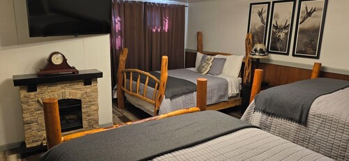 The Elk  at Carls Cabins