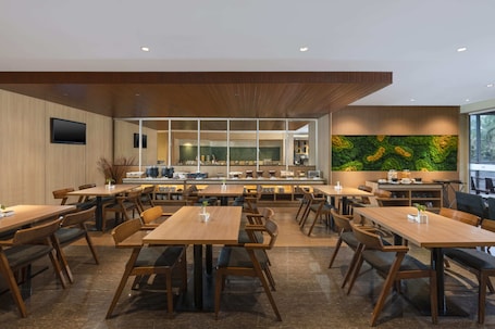 Restaurant. Swiss-Belexpress Cideng