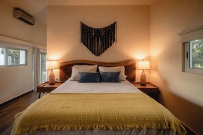 5 bedrooms, travel cot, WiFi, bed sheets