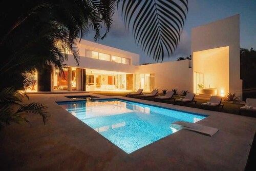 Villa Yakunah|5min walk to lagoon oasis|WIFI|AC