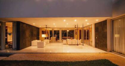 Villa Yakunah|5min walk to lagoon oasis|WIFI|AC