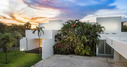 Villa Yakunah|5min walk to lagoon oasis|WIFI|AC