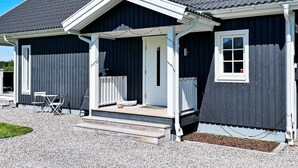 House | Exterior - 4 Person Holiday Home in Karlstad (Karlstad)