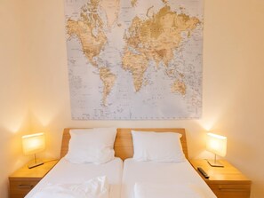 Apartment | 2 bedrooms, individually furnished, bed sheets