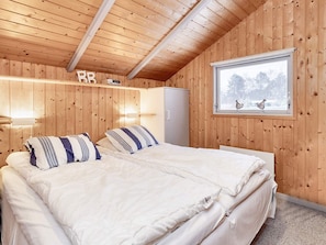 House | 3 bedrooms, individually furnished - 6 Person Holiday Home in Albaek (Aalbaek)