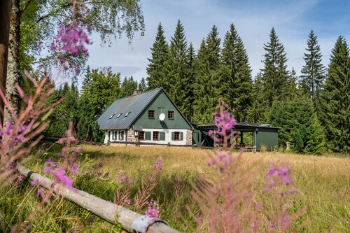 Holiday Home 'Henneberg' with Private Terrace, Private Garden and Wi-Fi