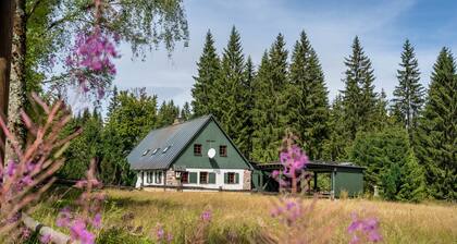 Holiday Home 'Henneberg' with Private Terrace, Private Garden and Wi-Fi