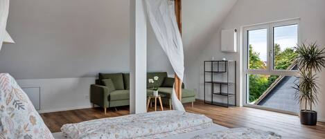 2 bedrooms, iron/ironing board, free WiFi, bed sheets