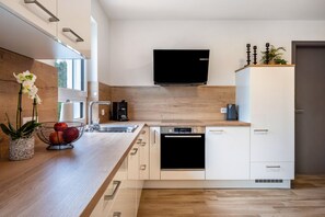 Kühlschrank, Ofen, Herdplatte, Geschirrspüler