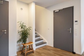 Interior - Apartment 'Fewo Ebringen Weinbergblick' with Mountain View, Balcony and Wi-Fi (Ebringen)