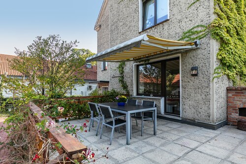 Ferienwohnung Am Straussee" mit privater Terrasse und WLAN
