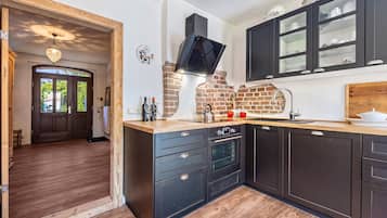 KĂŒhlschrank, Ofen, Herdplatte, GeschirrspĂŒler