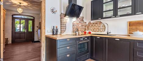 Kühlschrank, Ofen, Herdplatte, Geschirrspüler