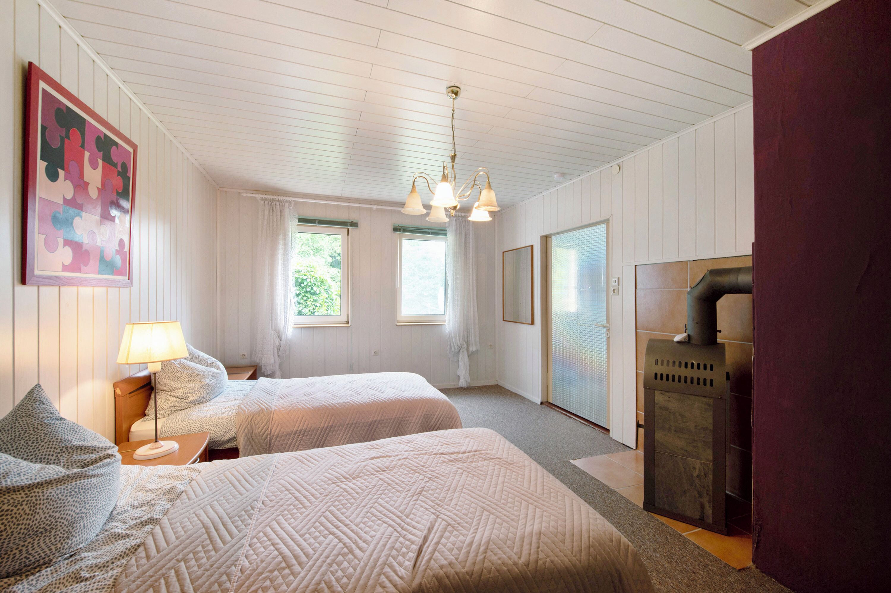 2 bedrooms, bed sheets