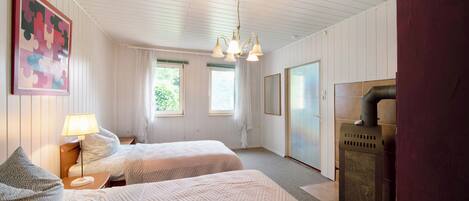 2 bedrooms, bed sheets