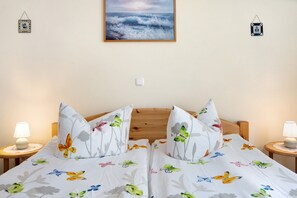1 bedroom, WiFi, bed sheets