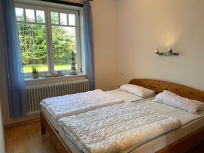 2 chambres, fer et planche à repasser, Wi-Fi gratuit, draps fournis