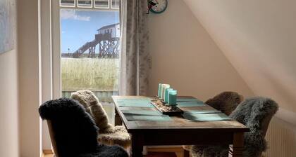 Ferienwohnung '54 Grad Nord' mit privater Terrasse im Garten, Gemeinschaftsgarten und WLAN