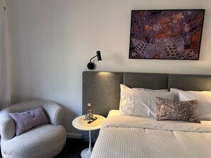 Superior Studio | Blackout drapes, iron/ironing board, free WiFi, bed sheets - MAC St Kilda - Acland Melbourne Apartment Collection. (St Kilda)