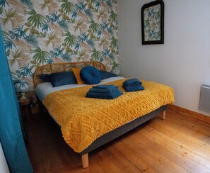 2 makuuhuonetta, silitysrauta/-lauta, Wi-Fi, vuodevaatteet