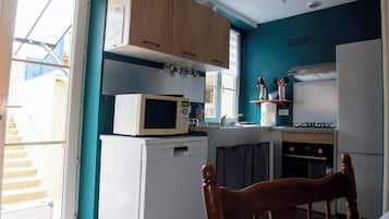 Micro-ondes, four, plaque de cuisson, lave-vaisselle
