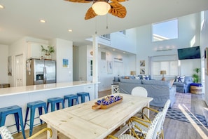 Dining - Reel Peace - Stunning Oceanfront, 4 bedroom, New updates (North Topsail Beach)