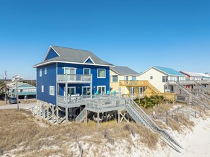 Exterior - Reel Peace - Stunning Oceanfront, 4 bedroom, New updates (North Topsail Beach)