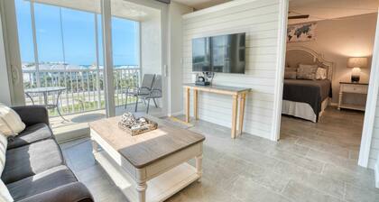 Beautiful Beach Views at Beach and Tennis 3608