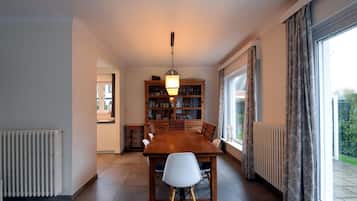 Villa | Dining
