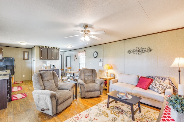 Hawley Vacation Rental | 2BR | 2BA | 900 Sq Ft | Stairs to Enter