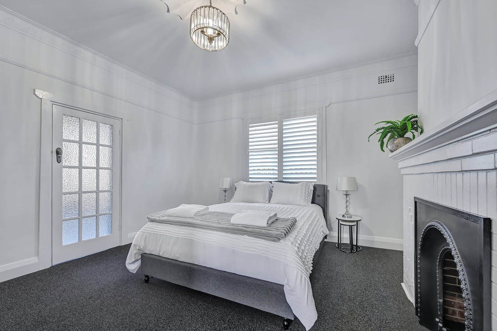 4 Schlafzimmer, Schreibtisch, Bügeleisen/Bügelbrett, Reisekinderbett