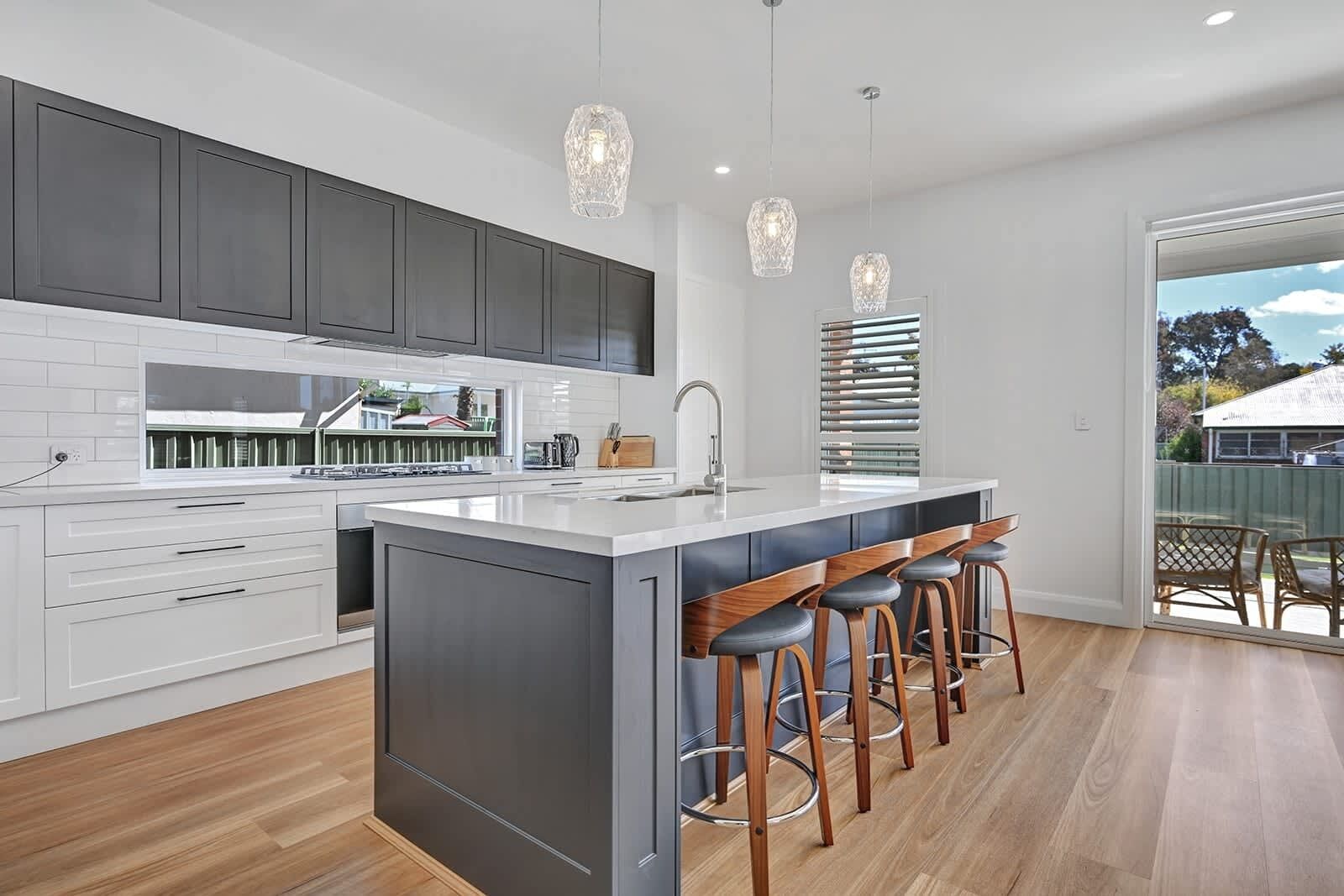 冰箱、微波炉、烤箱、炉灶