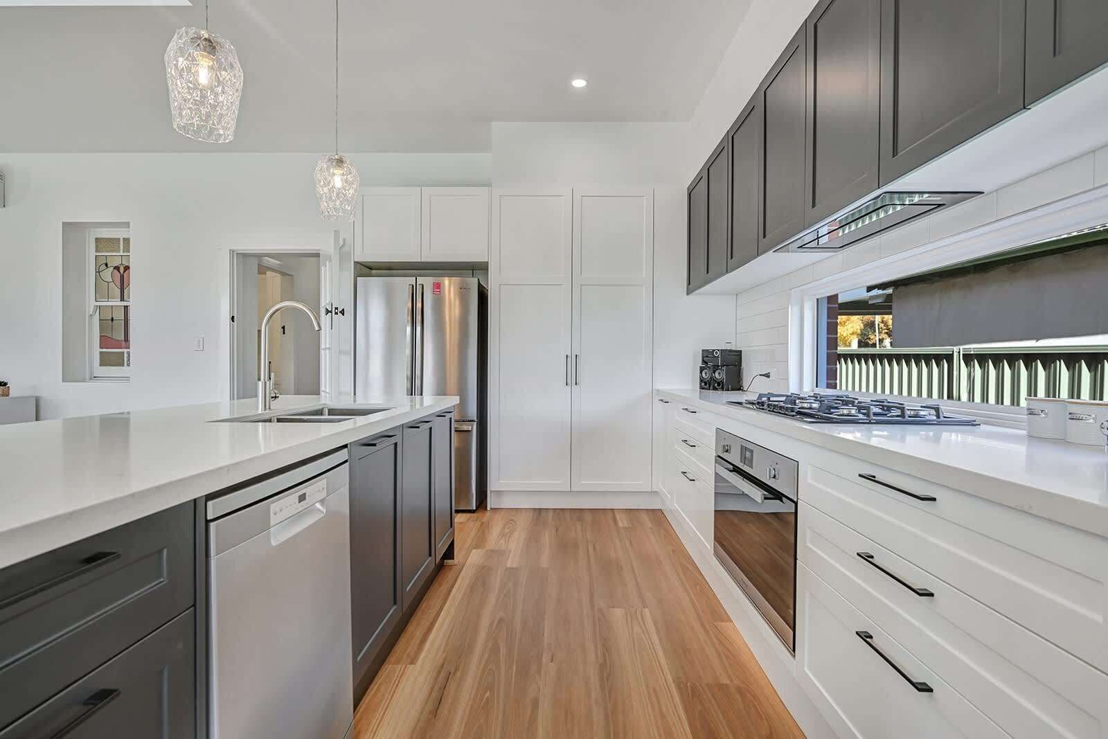 冰箱、微波炉、烤箱、  炉灶