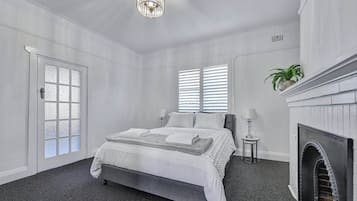 4 bedrooms, desk, iron/ironing board, travel crib