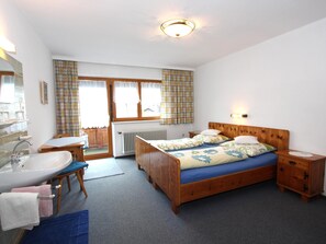 2 bedrooms, Internet