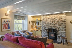 Caminetto, impianto stereo, studio