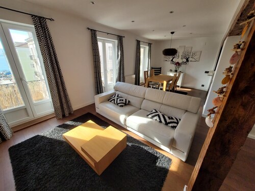 Appartement très spacieux et central avec vue sur la baie