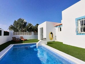 Villa | Basseng | Innendørsbasseng og utendørsbasseng