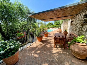 Outdoor dining - Luxurious Umbrian Retreat for 10 with Private Terrace and Pool (Provincia di Perugia)