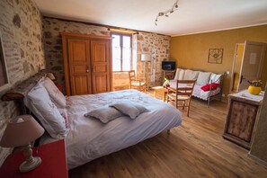 5 camere, ferro/asse da stiro, Wi-Fi