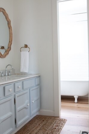 淋浴設備、�提供毛巾、番梘、洗頭水