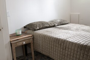 4 bedrooms, free WiFi, bed sheets