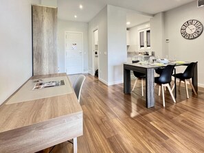 Apartment | Dining