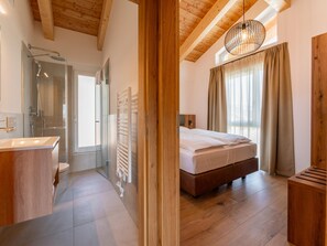 6 bedrooms, Internet