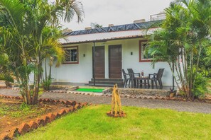 Front of property - Little Heaven Villa (Trimbak)