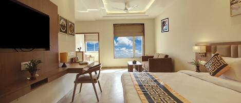 Caja de seguridad en la habitación y escritorio